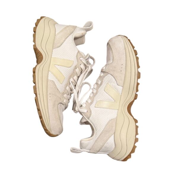 Veja Venturi Sneakers - Picture 4 of 11